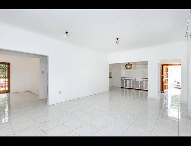 2 BEDROOM HOUSE TO LET IN CRAIGHALL PARK